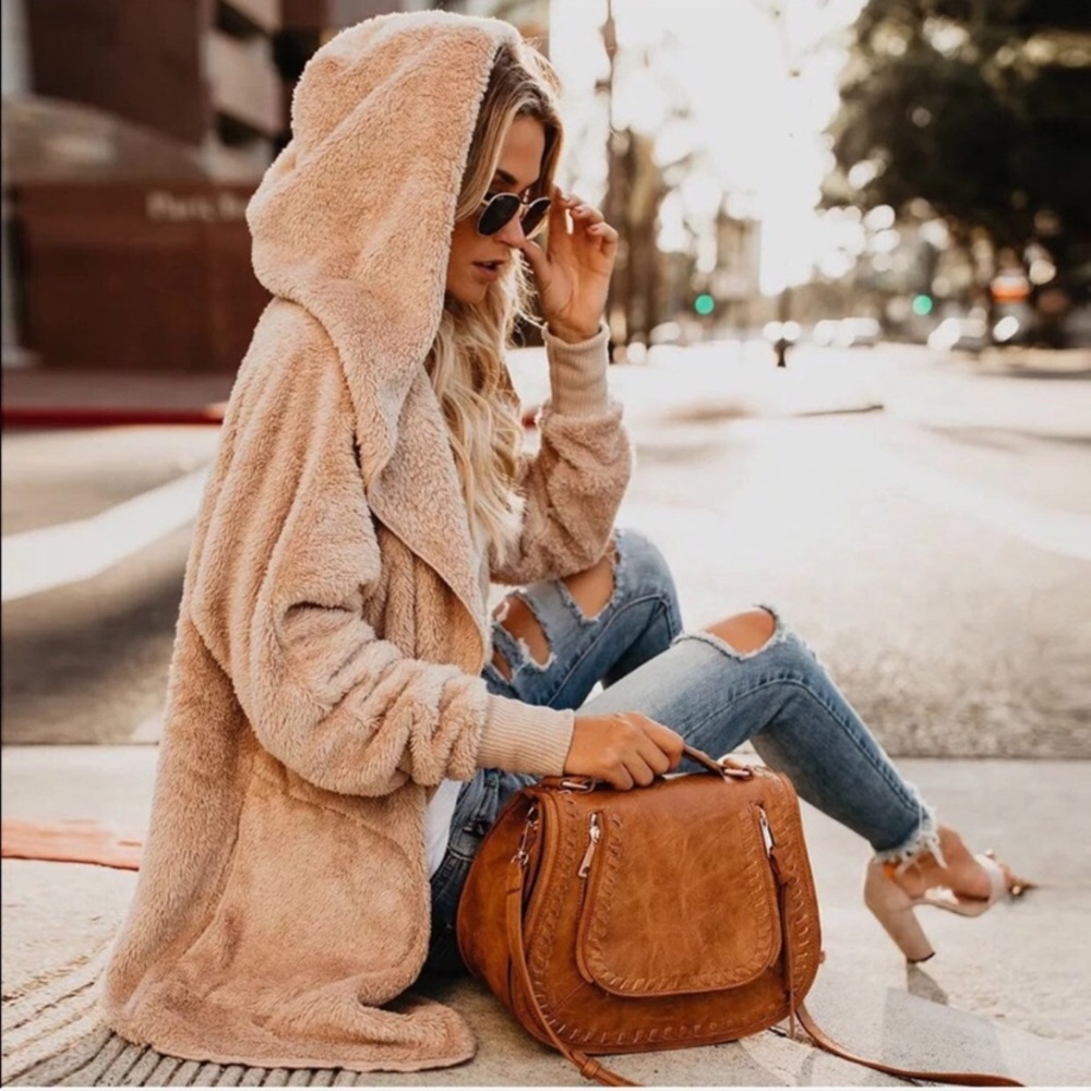 Plush hooded faux fur women faux fur fuzzy jacket winter
oversized